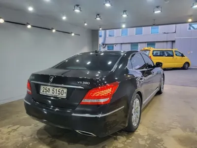 Hyundai Equus