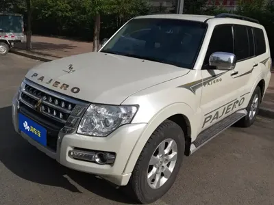 Mitsubishi Pajero (Import)