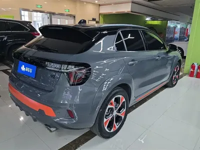 Lynk & Co 02