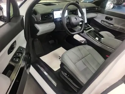 Nio ES8