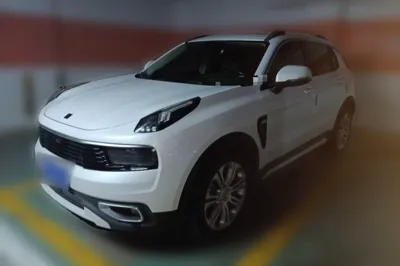 Lynk & Co 01
