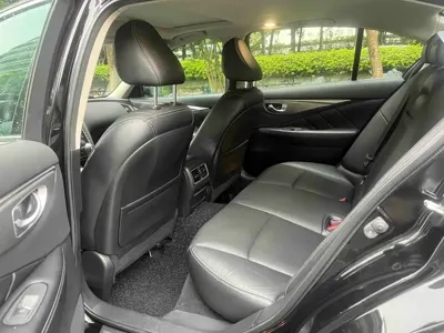 Infiniti Q50L