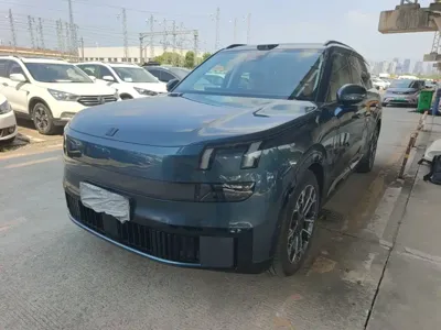 Lynk & Co 领克900