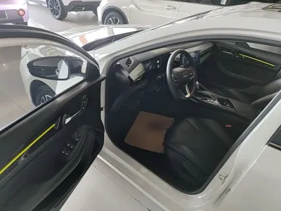 Roewe i5