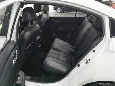 Roewe i5