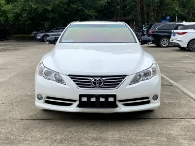 Toyota Reiz