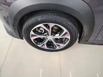 Lynk & Co 02