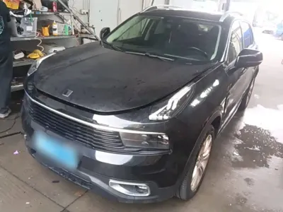 Lynk & Co 01