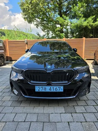 BMW i5