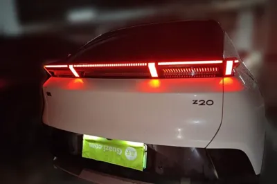 Lynk & Co Z20