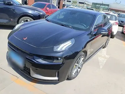 Lynk & Co 03