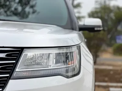 Ford Explorer (Import)
