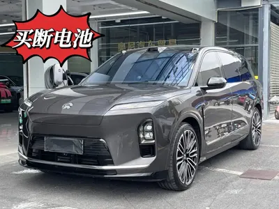 Nio ES8