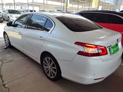 Peugeot 408