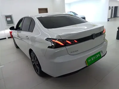 Peugeot 408