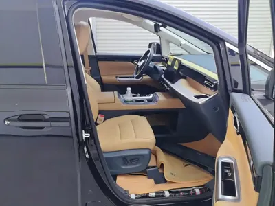 GAC Motor 传祺E8 PHEV