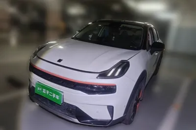 Lynk & Co 06