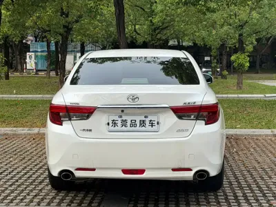 Toyota Reiz