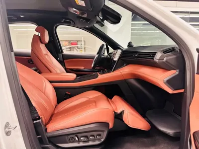 Nio EC6