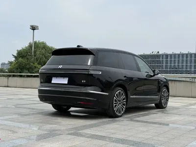 Nio ES8