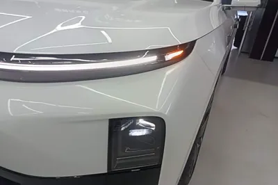 Li Auto L6