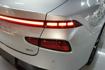 Xpeng P7