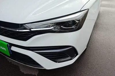 Roewe i5