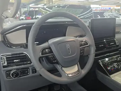Lincoln Navigator