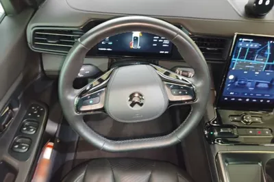 Nio ES8
