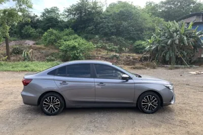 Roewe i5