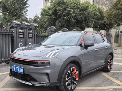 Lynk & Co 06