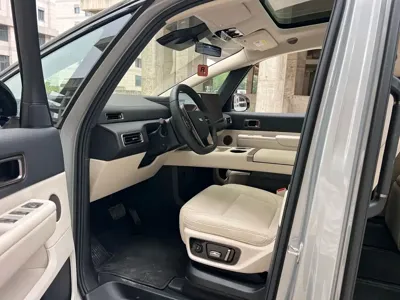 Li Auto Li MEGA