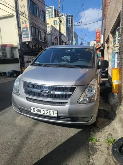 Hyundai Starex