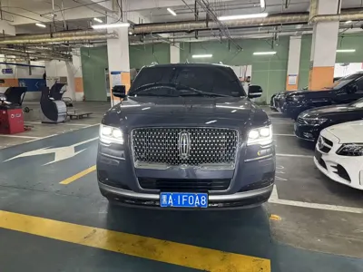Lincoln Navigator