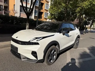 Lynk & Co 06