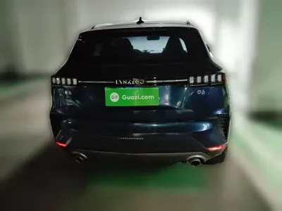 Lynk & Co 06