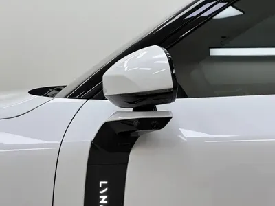 Lynk & Co 领克900