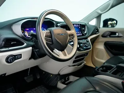 Chrysler Grand Voyager PHEV (Import)