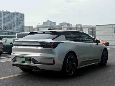 Zeekr 001
