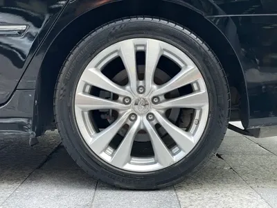 Infiniti M