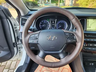 Hyundai Aslan