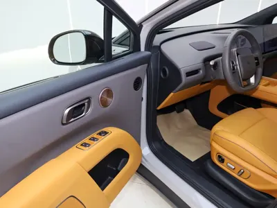 Li Auto 理想i8