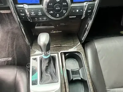 Toyota Reiz