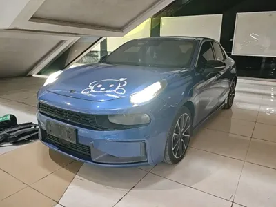 Lynk & Co 03