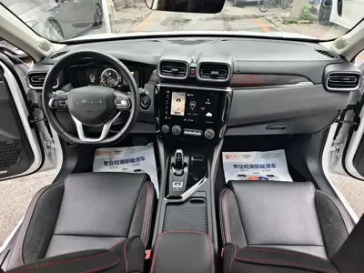Lynk & Co 02