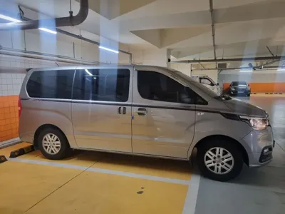 Hyundai Starex