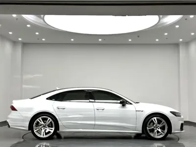 Audi A7L