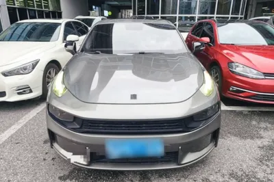 Lynk & Co 03