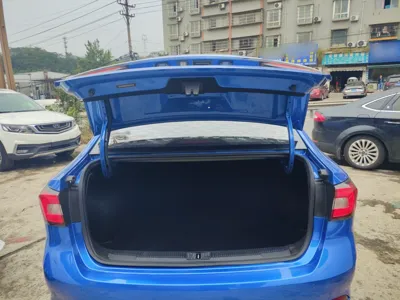 Roewe i5