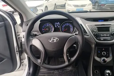 Hyundai Elantra (5th Generation